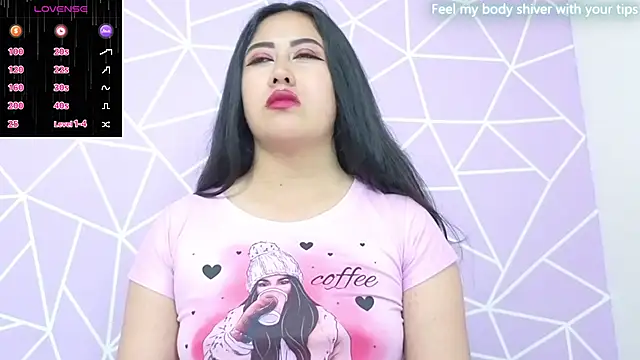 Snapshot of altheamoore chatting on 10.04.25 altheamoore online show from 10.04.25