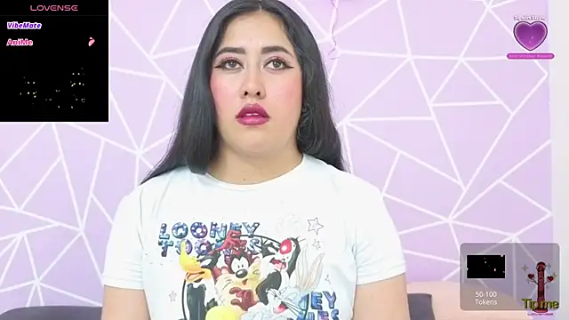 Snapshot of altheamoore chatting on 11.10.25 altheamoore online show from 11.10.25