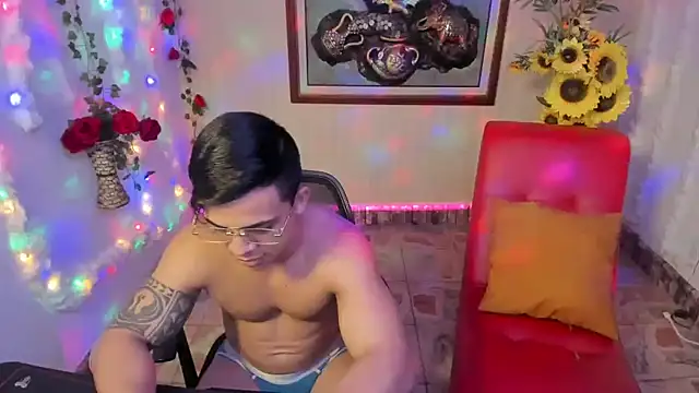 TheMuscularVenezuelanMan online show from 03.04.25