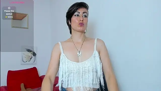 yasmin goldenst online show from 11.07.25