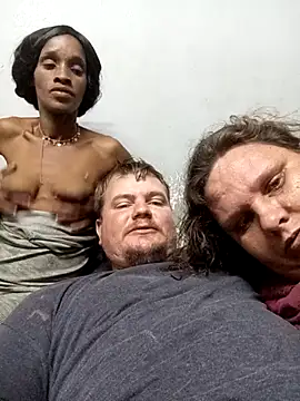 Snapshot of hothouse18xxx chatting on 10.05.25 hothouse18xxx online show from 10.05.25