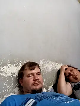 Snapshot of hothouse18xxx chatting on 10.11.25 hothouse18xxx online show from 10.11.25