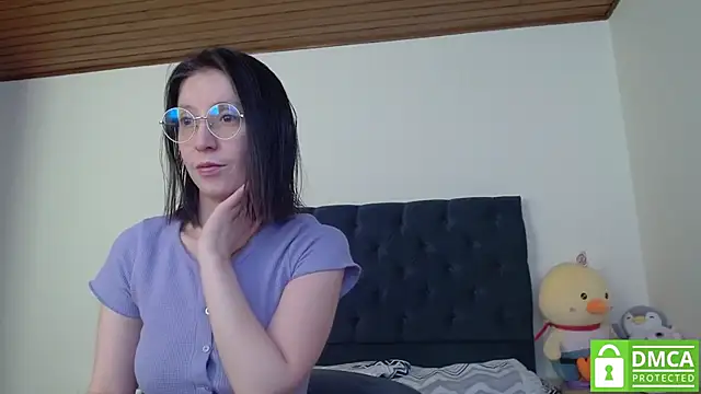 Snapshot of Sophi_Cute chatting on 01.04.25 Sophi Cute online show from 01.04.25