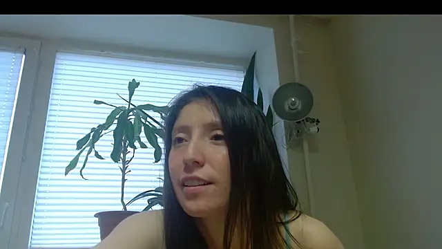 Snapshot of Sophi_Cute chatting on 03.13.25 Sophi Cute online show from 03.13.25