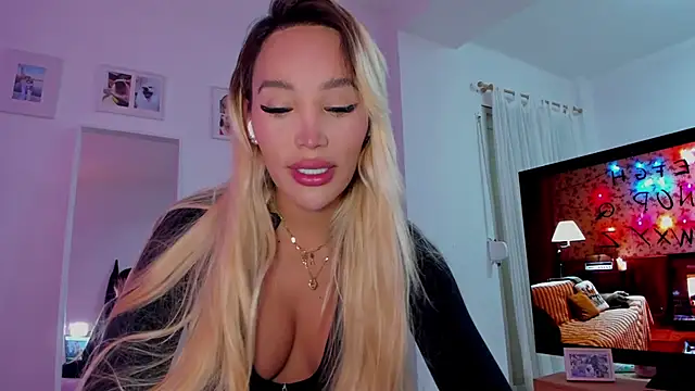  viioletweekend  online show from 12.16.25