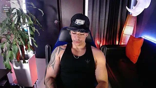 Snapshot of seddy_333 chatting on 10.24.25 seddy 333 online show from 10.24.25
