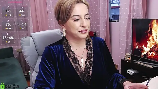 CarrieLoveX online show from 01.12.25