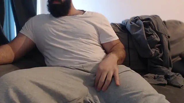 hugemachohandsome online show from 12.03.25