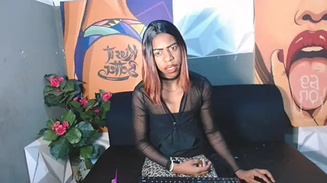 Snapshot of Ebonystormxxx chatting on 10.03.25 Ebonystormxxx online show from 10.03.25