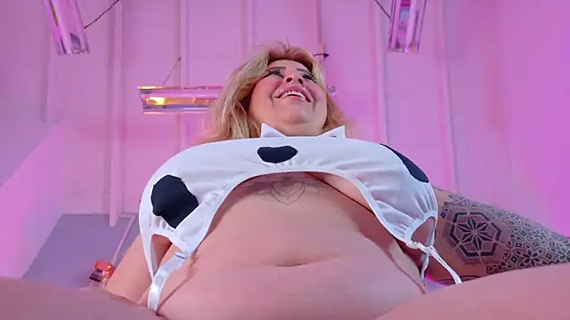 Miss Pawi online show from 02.02.26