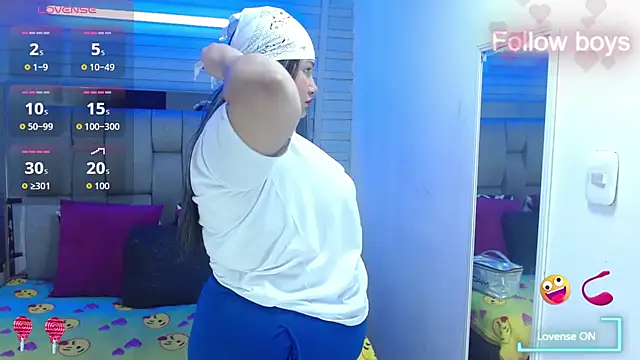 Snapshot of evelin_zaens chatting on 10.26.25 evelin zaens online show from 10.26.25