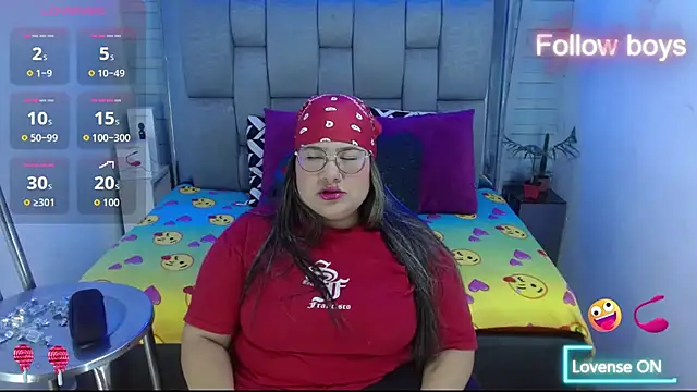 Snapshot of evelin_zaens chatting on 10.29.25 evelin zaens online show from 10.29.25