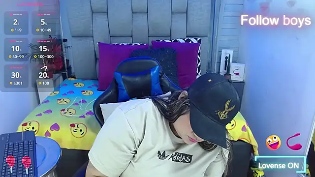 Snapshot of evelin_zaens chatting on 11.02.25 evelin zaens online show from 11.02.25