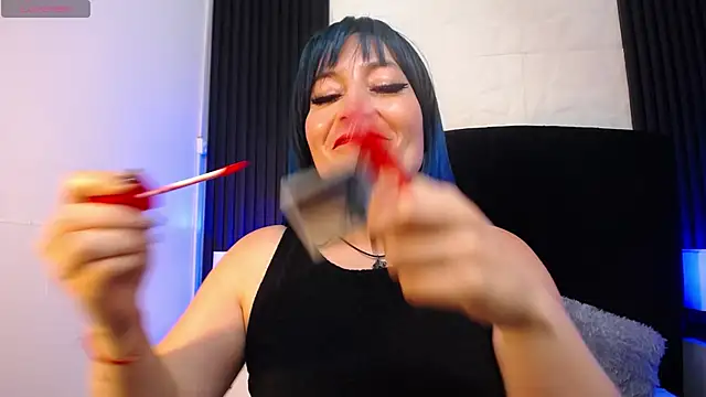 Snapshot of alicia_moom chatting on 10.08.25 alicia moom online show from 10.08.25