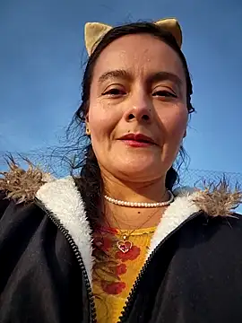 Snapshot of bellapaty chatting on 10.03.25 bellapaty online show from 10.03.25