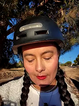 Snapshot of bellapaty chatting on 10.06.25 bellapaty online show from 10.06.25