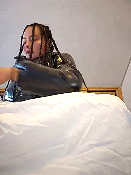 Snapshot of bellapaty chatting on 11.14.25 bellapaty online show from 11.14.25