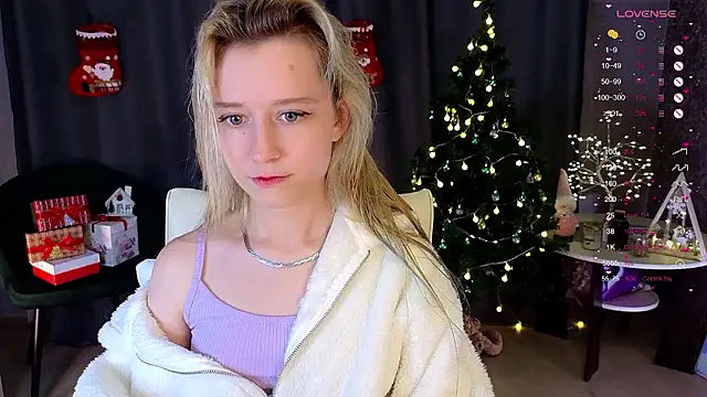 Snapshot of Arveni chatting on 12.02.24 Arveni online show from 12.02.24