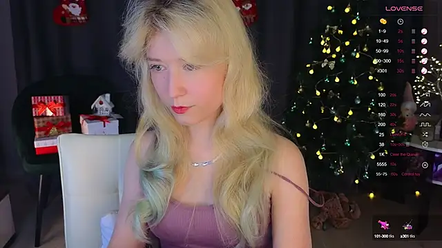 Snapshot of Arveni chatting on 12.08.24 Arveni online show from 12.08.24