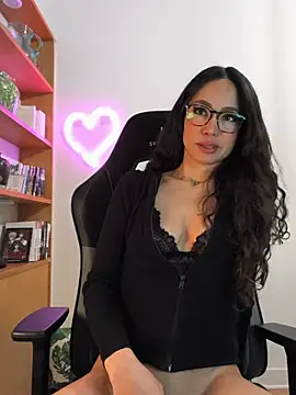 Snapshot of Naughty-Jessie chatting on 02.06.26 Naughty-Jessie online show from 02.06.26