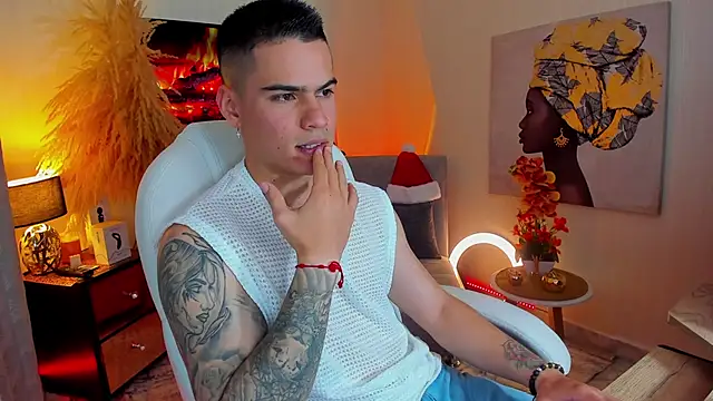 Snapshot of Matias_Murrier chatting on 12.29.24 Matias Murrier online show from 12.29.24