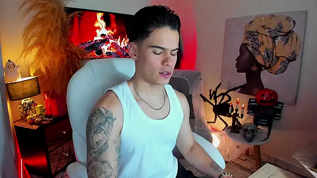 Snapshot of Matias_Murrier chatting on 10.27.25 Matias Murrier online show from 10.27.25