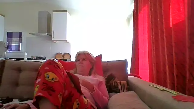 Snapshot of TrustfulVampire1 chatting on 11.15.25 TrustfulVampire1 online show from 11.15.25