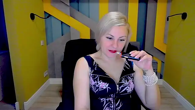 Candy Long online show from 12.03.24