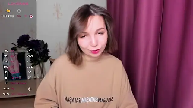 Snapshot of KindHazelHere_ chatting on 02.08.25 KindHazelHere online show from 02.08.25