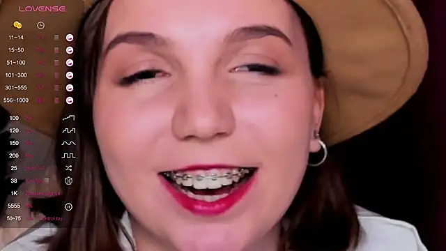 Snapshot of KindHazelHere_ chatting on 02.12.25 KindHazelHere online show from 02.12.25