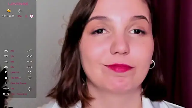 Snapshot of KindHazelHere_ chatting on 02.12.25 KindHazelHere online show from 02.12.25