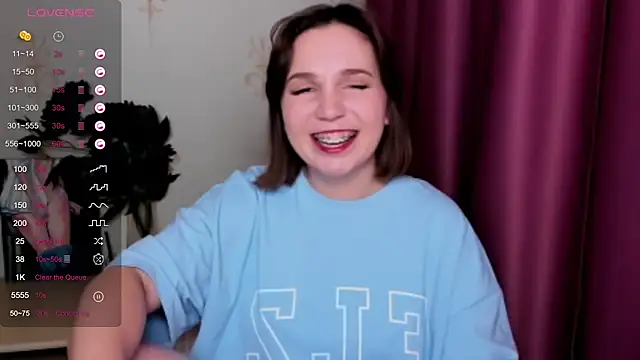 Snapshot of KindHazelHere_ chatting on 02.13.25 KindHazelHere online show from 02.13.25