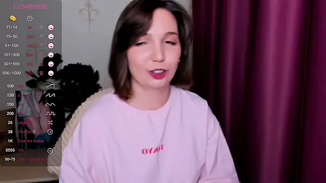 Snapshot of KindHazelHere_ chatting on 02.15.25 KindHazelHere online show from 02.15.25