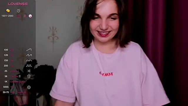 Snapshot of KindHazelHere_ chatting on 02.18.25 KindHazelHere online show from 02.18.25