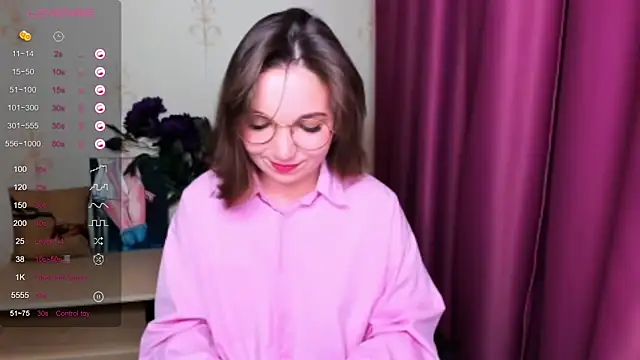 Snapshot of KindHazelHere_ chatting on 03.09.25 KindHazelHere online show from 03.09.25