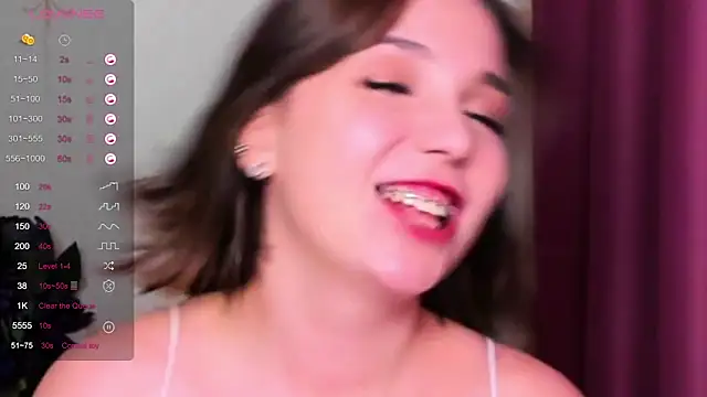 Snapshot of KindHazelHere_ chatting on 03.10.25 KindHazelHere online show from 03.10.25