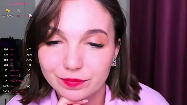 Snapshot of KindHazelHere_ chatting on 03.10.25 KindHazelHere online show from 03.10.25