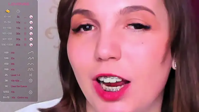 Snapshot of KindHazelHere_ chatting on 03.11.25 KindHazelHere online show from 03.11.25