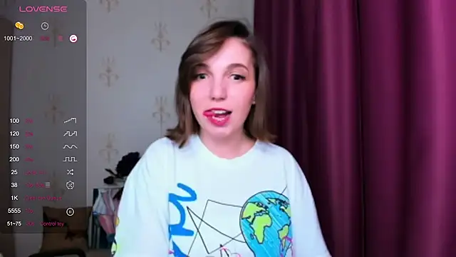 Snapshot of KindHazelHere_ chatting on 03.11.25 KindHazelHere online show from 03.11.25