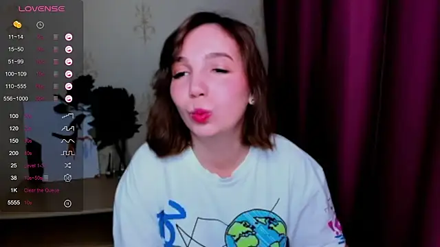 Snapshot of KindHazelHere_ chatting on 03.18.25 KindHazelHere online show from 03.18.25