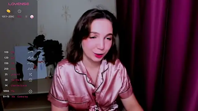 Snapshot of KindHazelHere_ chatting on 03.22.25 KindHazelHere online show from 03.22.25