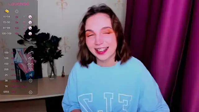 Snapshot of KindHazelHere_ chatting on 09.13.25 KindHazelHere online show from 09.13.25