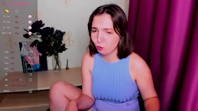 Snapshot of KindHazelHere_ chatting on 09.15.25 KindHazelHere online show from 09.15.25