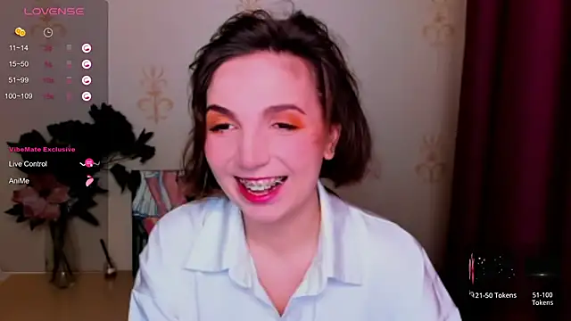 Snapshot of KindHazelHere_ chatting on 10.08.25 KindHazelHere online show from 10.08.25