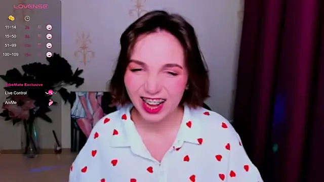 Snapshot of KindHazelHere_ chatting on 10.10.25 KindHazelHere online show from 10.10.25