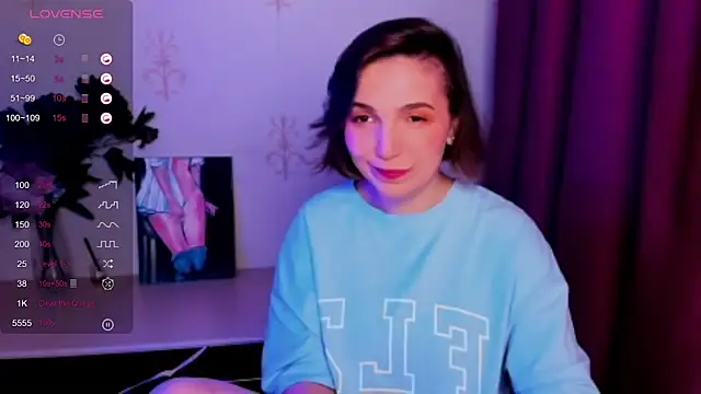 Snapshot of KindHazelHere_ chatting on 10.23.25 KindHazelHere online show from 10.23.25