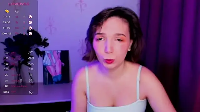 Snapshot of KindHazelHere_ chatting on 10.25.25 KindHazelHere online show from 10.25.25