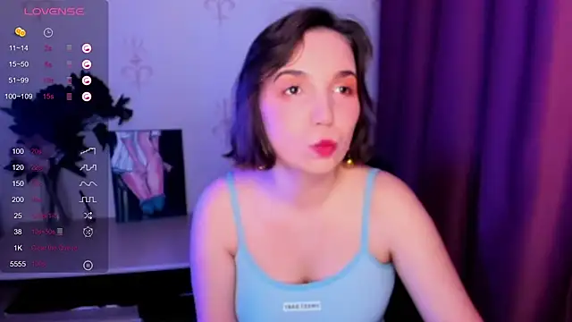 Snapshot of KindHazelHere_ chatting on 10.31.25 KindHazelHere online show from 10.31.25