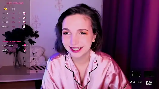 Snapshot of KindHazelHere_ chatting on 11.11.25 KindHazelHere online show from 11.11.25