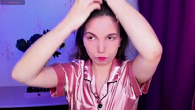 KindHazelHere  online show from 02.18.26